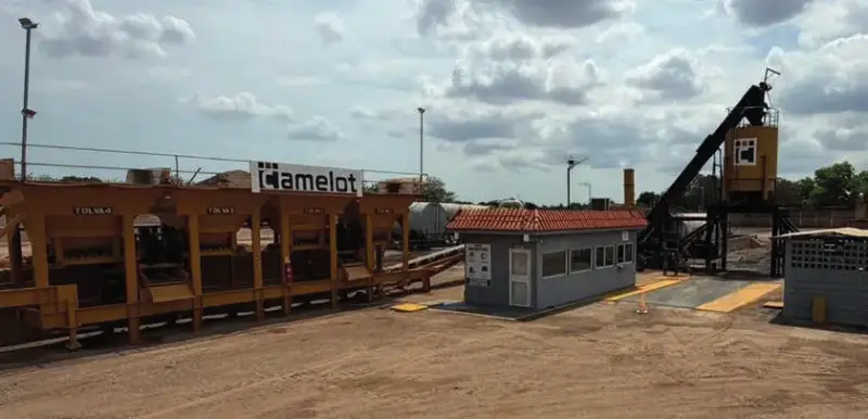 Planta de asfalto de Camelot en Los Dulces